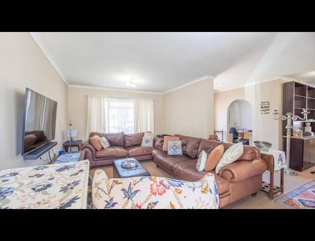 3 BEDROOM HOUSE FOR SALE IN BLOMMENDAL